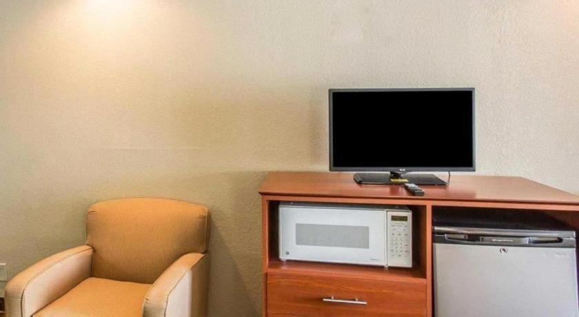 Quality Inn & Suites Mount Juliet Εξωτερικό φωτογραφία